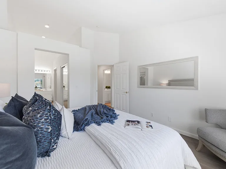 6349 Holly Gillingham Ln — Photo 17