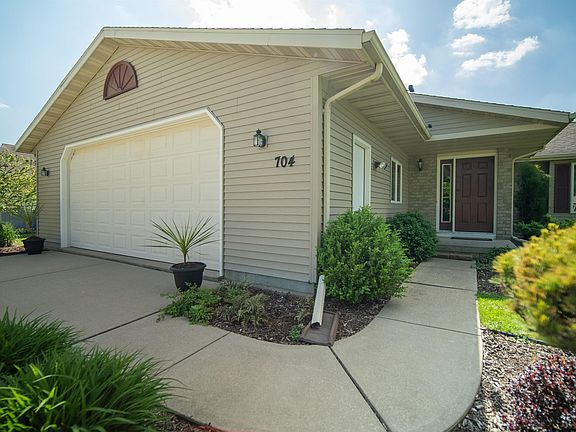 2nd image of 704 Western Meadows Dr