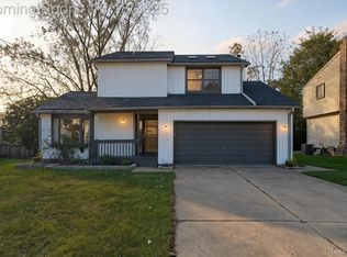 5696 Huntington Ct, Ypsilanti, MI