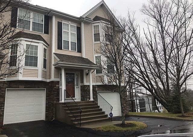 1807 Briar Woods Lane