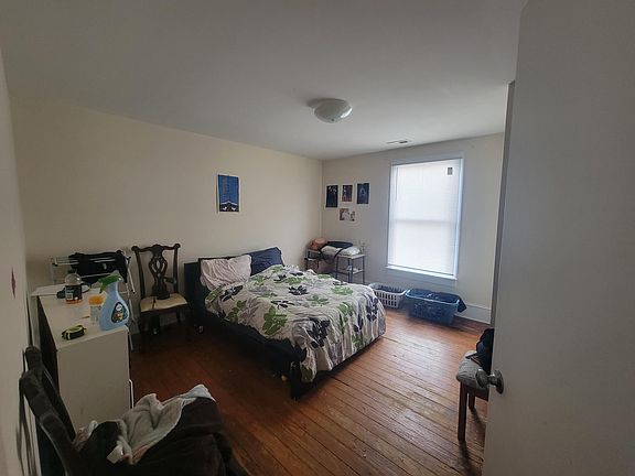 2nd image of 314 W 26th St APT B