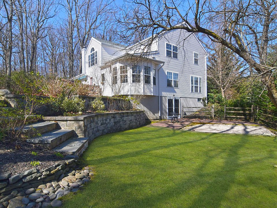 1st image of 19 Laurel Pl