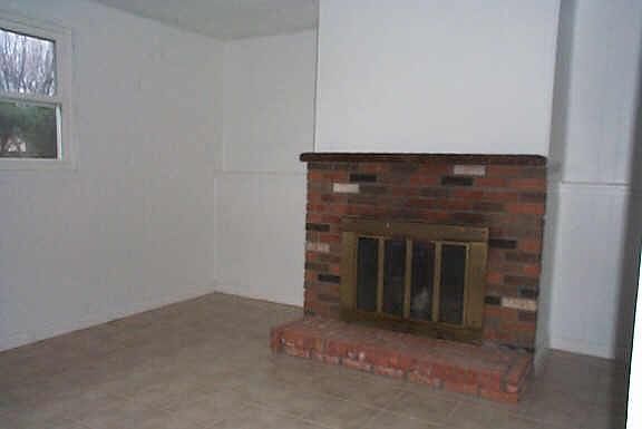 4th image of 1631 N Moores Ct