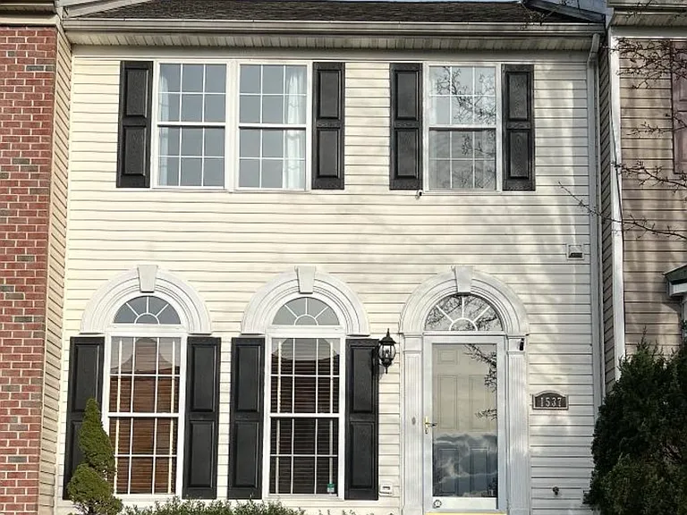 1537 Sunswept Dr — Photo 1