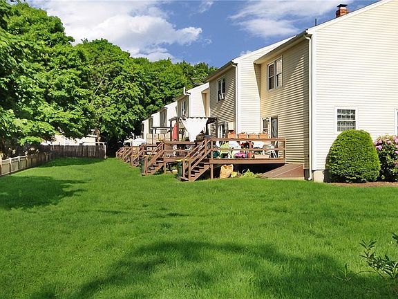 5th image of 92 East Ave