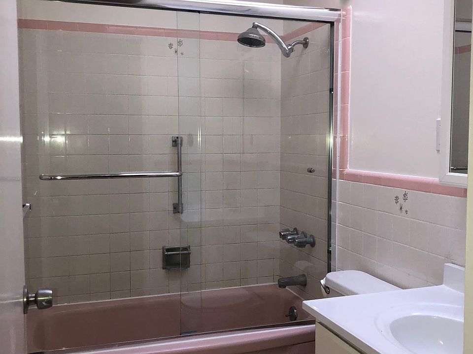 1st image of 174 12th Ave APT 4