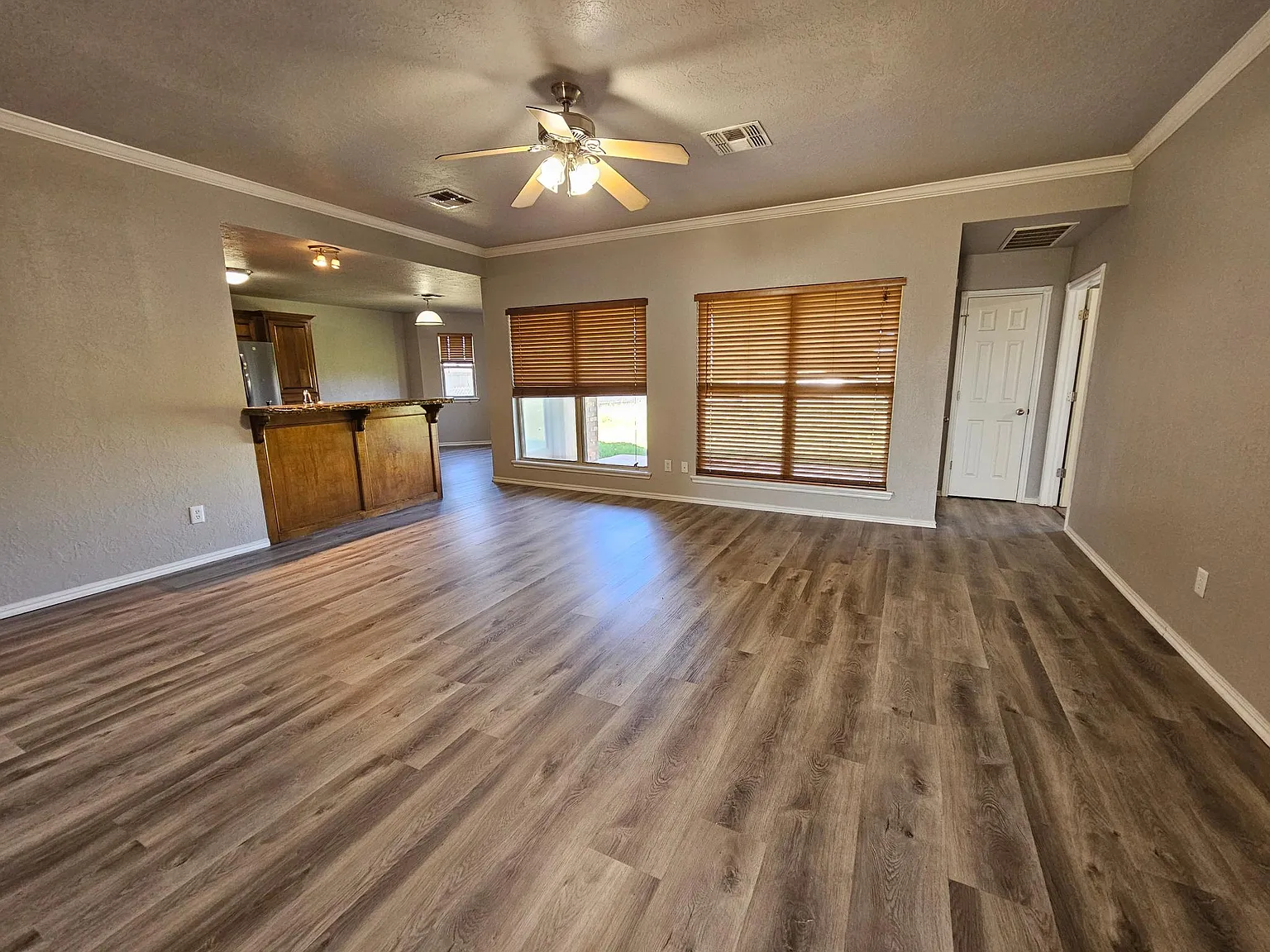 3 bed, 1725 sqft, $1,600 — Photo 3