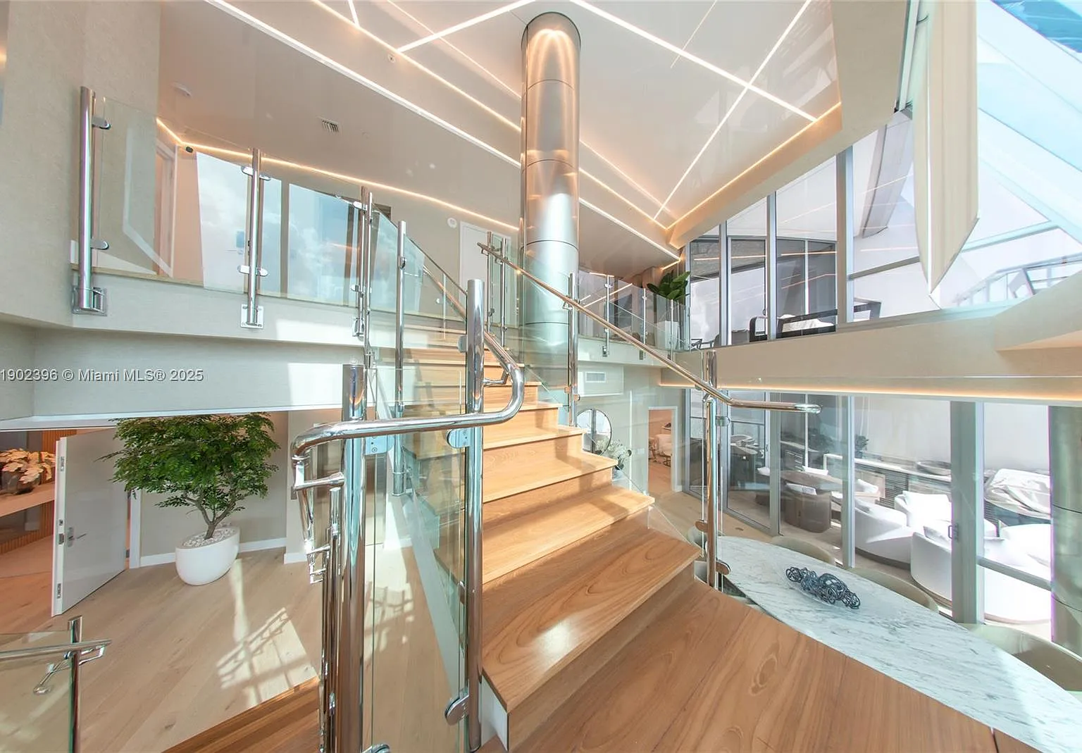 Jade Ocean Condo — Photo 4