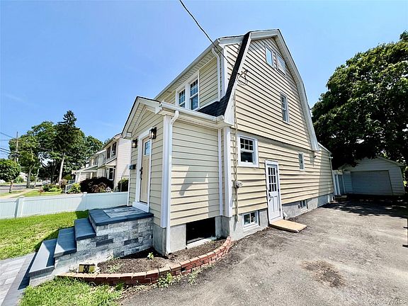 2nd image of 50 E Saint Marks Place