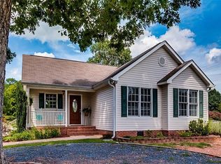 2483 Woods Stream Ln, Asheboro, NC 27205