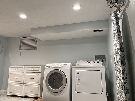 Laundry/mudroom tile flr