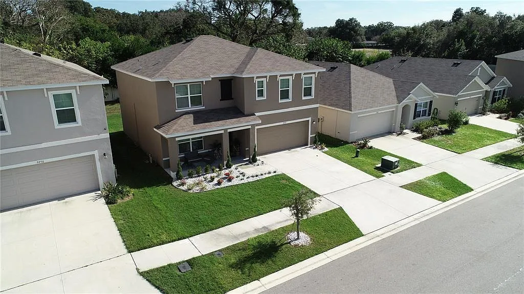 5 bed, 2674 sqft, $3,000 — Photo 2