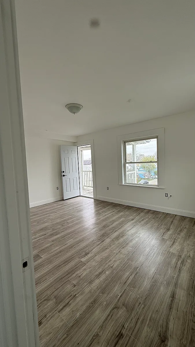 Building Photo - 32-32A Cooper St #2R