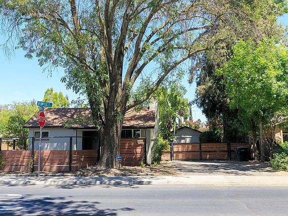 2nd image of 2106 Sherwood Ave