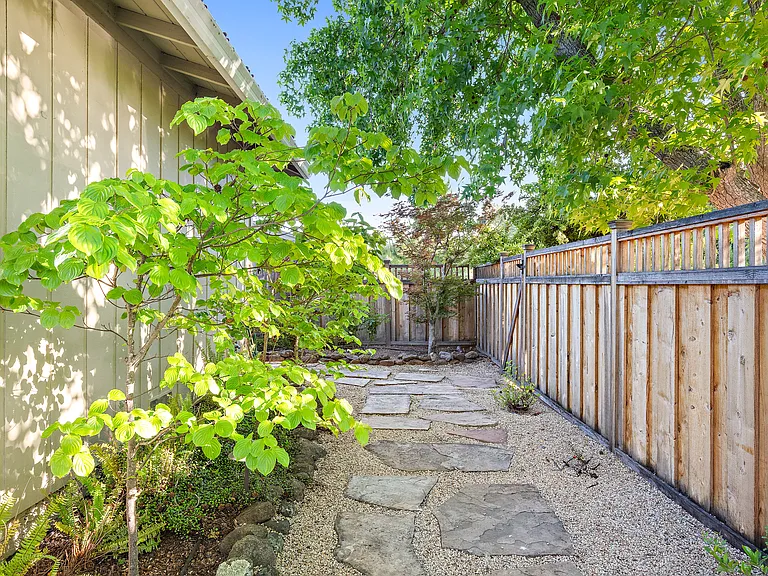 45 Island Ct — Photo 27