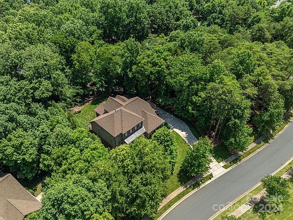 4th image of 12427 Elkhorn Dr