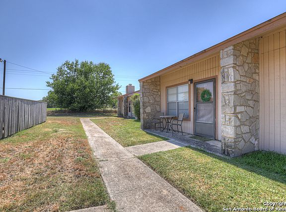 3rd image of 1051 COUNTRY CLUB DR #J-35