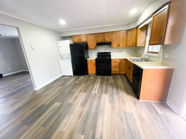 114 Saint Clairs Vlg #114, Morgantown, WV 26505