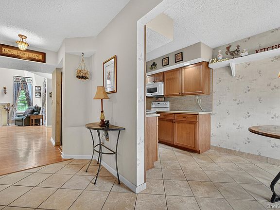 4th image of 40 Spruce Ridge Drive