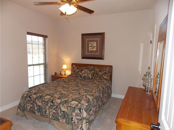 5th image of 132 Berkshire Ln