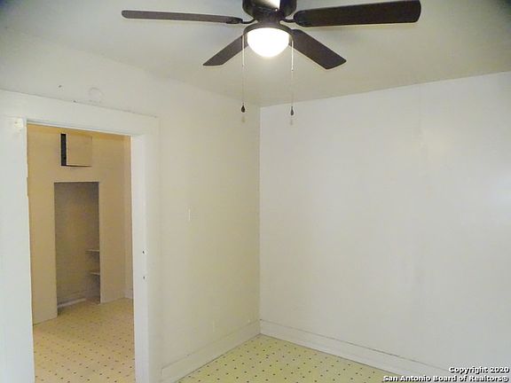 2nd image of 213 Cadwallader St APT 3