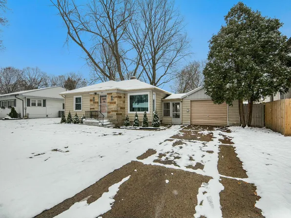 304 Plum St, Wayland, MI 49348