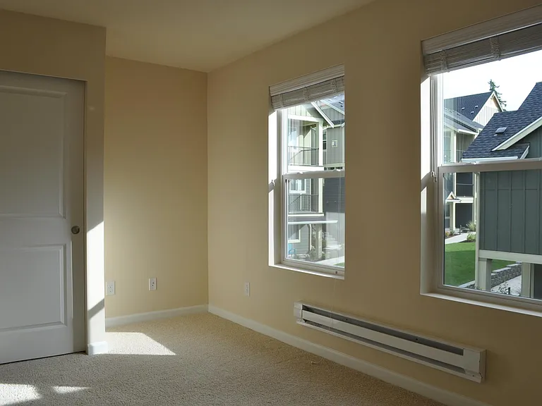 2544 NE Mulberry Walk — Photo 10