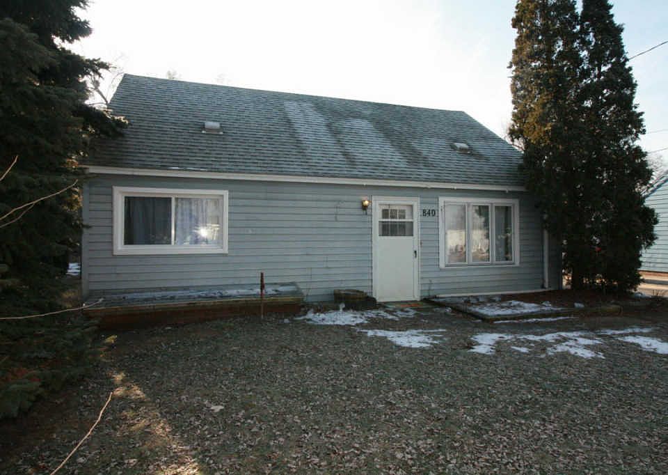 1st image of 840 61st St SE