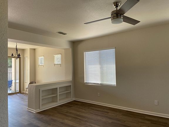 4th image of 889 Wildomar Ln