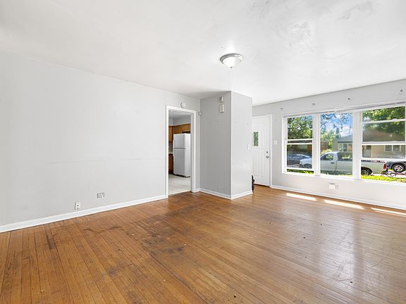 4th image of 16881 Shea Ave