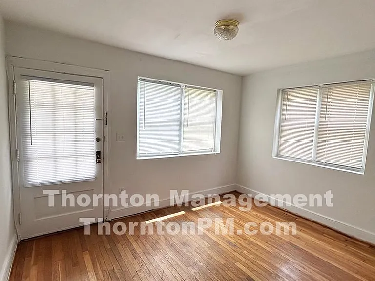 913 Monument Ave — Photo 2