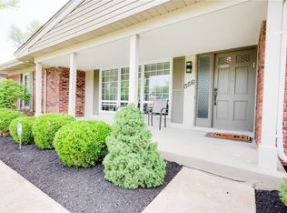356 Sudbury Ln, Ballwin, MO