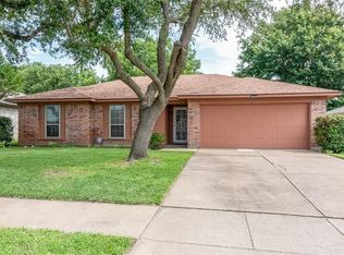 532 Clover Dr, Saginaw, TX 76179