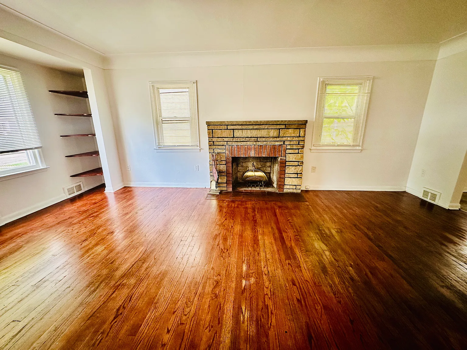 3 bed, 1186 sqft, $1,700 — Photo 4