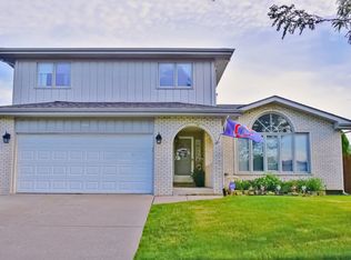 989 Princeton Dr, Romeoville, IL 60446