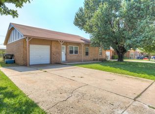 409 S Fairfax Ave, Skiatook, OK 74070