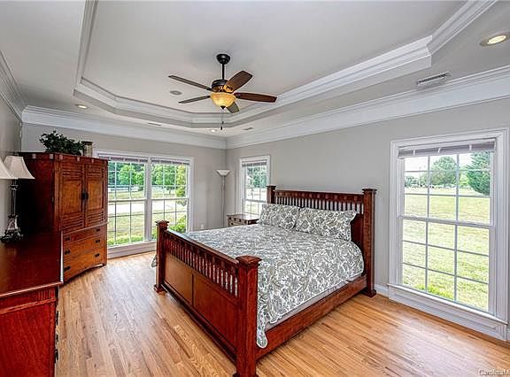 4th image of 313 Clarendon Estates Dr