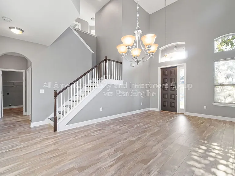 377 Miranda Ct — Photo 4