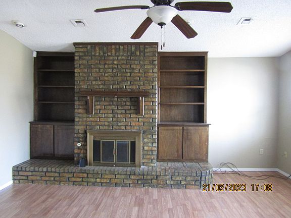 4th image of 2713 NE Euclid Ave