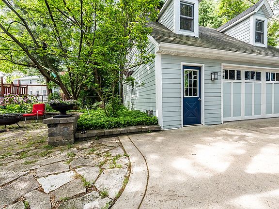 2 story Garage, heated, plenty of space for any use!