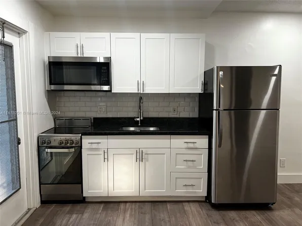 3515 Van Buren St APT 102, Hollywood, FL 33021