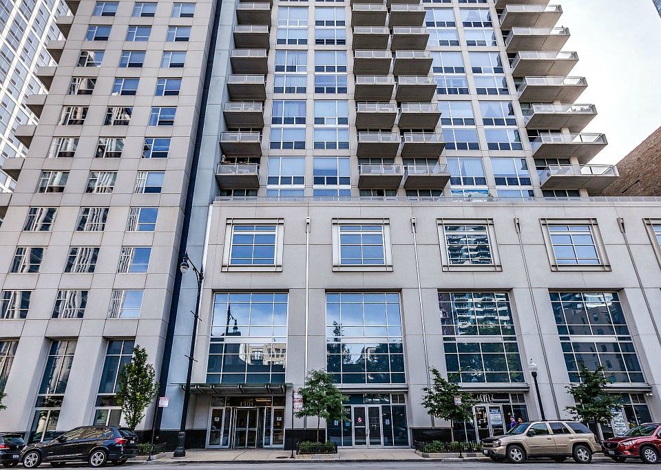 1st image of 1305 S Michigan Ave APT 2002