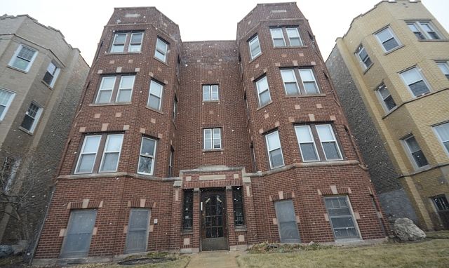 1st image of 2648 W Winnemac Ave APT 3W