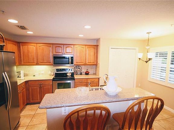 2nd image of 127 Heritage Park St