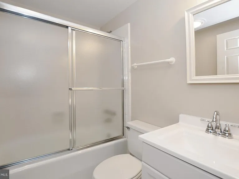 4847 Sangamore Rd #24 — Photo 23