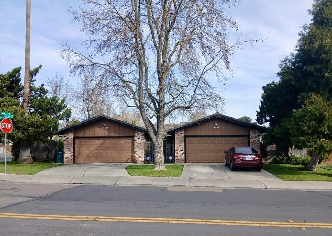 2 bed, 1228 sqft, $2,200 — Photo 1