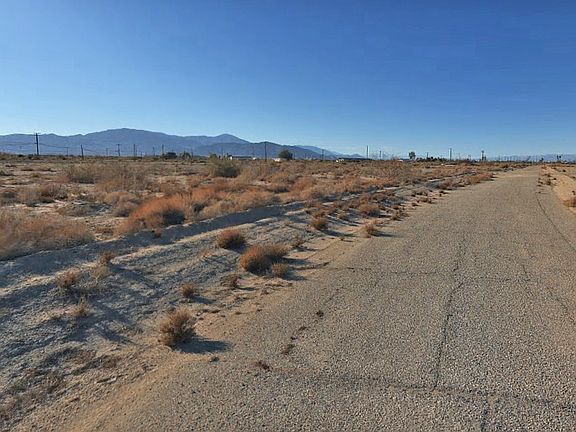 4th image of 2557 Treasure Dr