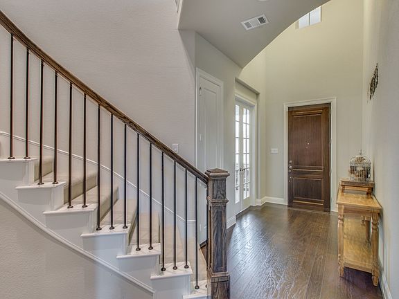 2nd image of 3008 Bluewood Dr