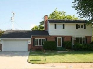 1603 Morningside Dr, Hastings, NE 68901