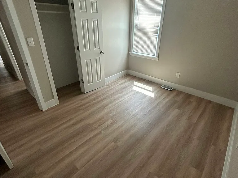 13723 Mapleridge St #1 — Photo 6